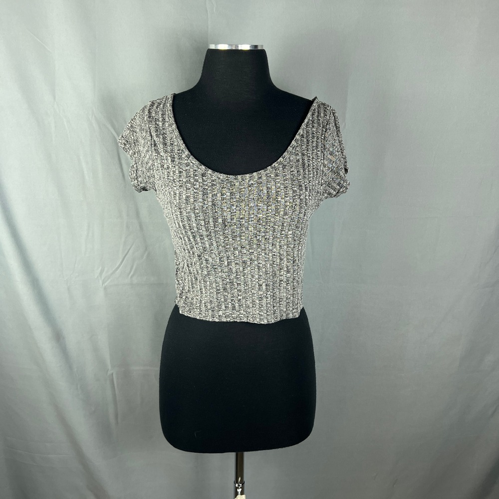 Love Cropped Top Womens Large Gray Textured Ribbed Knit Short Sleeve Scoop Neck